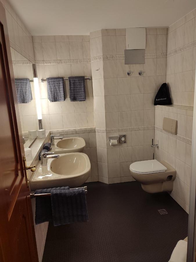 Oscars Hotel 1415 Бад Либенцел Екстериор снимка
